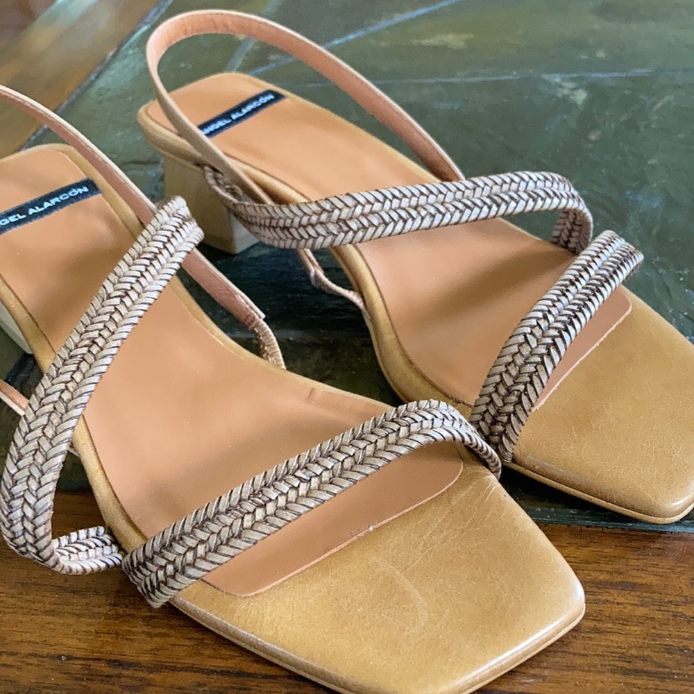Angel Alarcon strapped sandal size 40 (9)